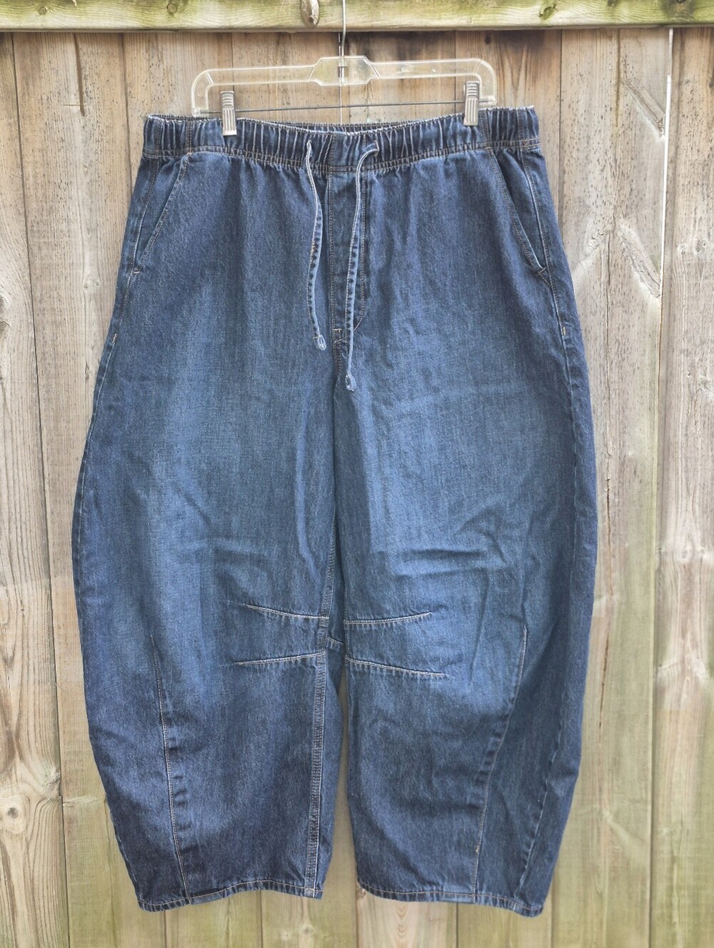Old Navy Size Large Barrel Jeans